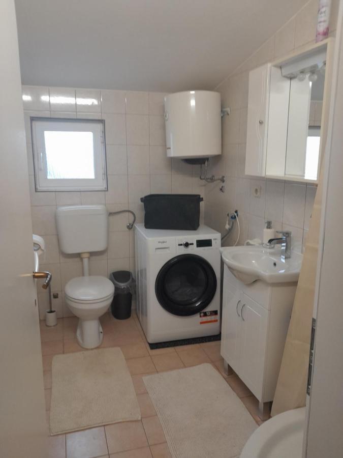 Caliente Apartments Vir B エクステリア 写真